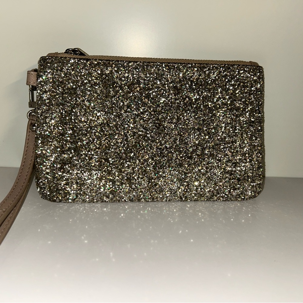 Express wristlet